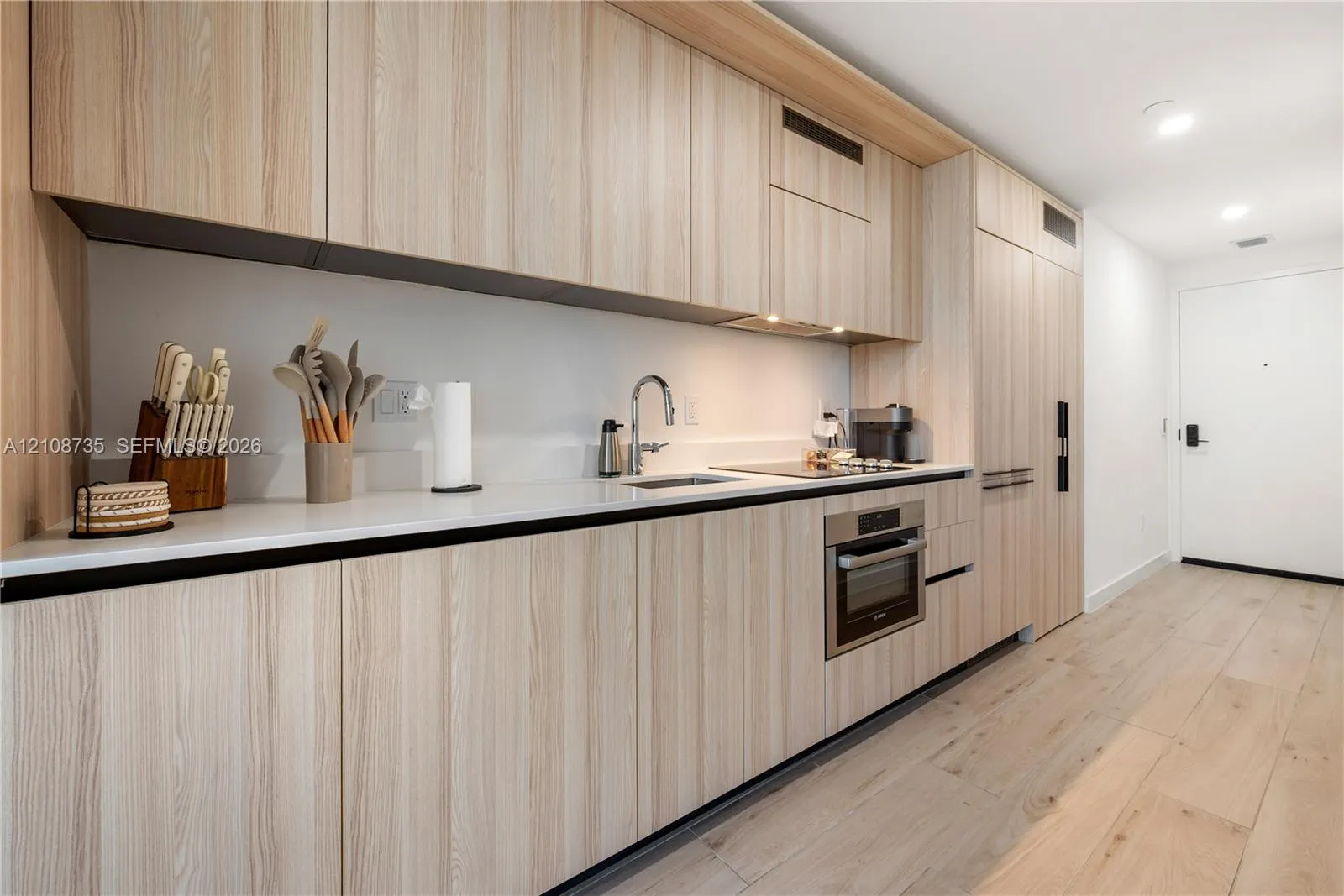 225 N Miami Avenue #803