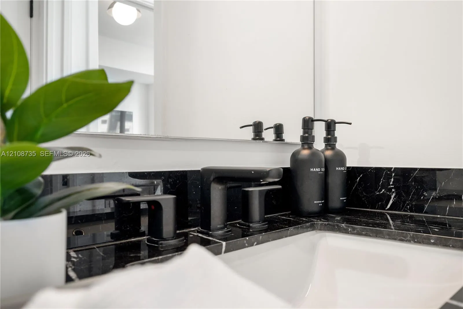 225 N Miami Avenue #803