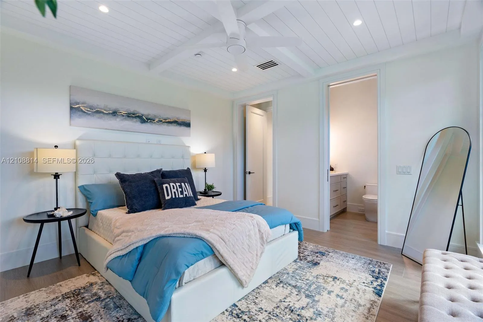 801 NE Orchid Bay Drive