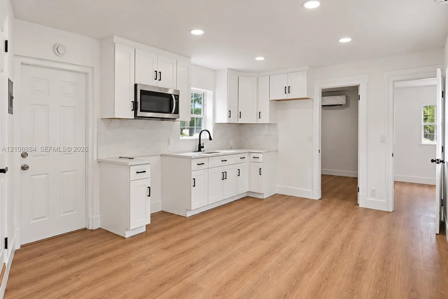5201 SW 28th Terrace