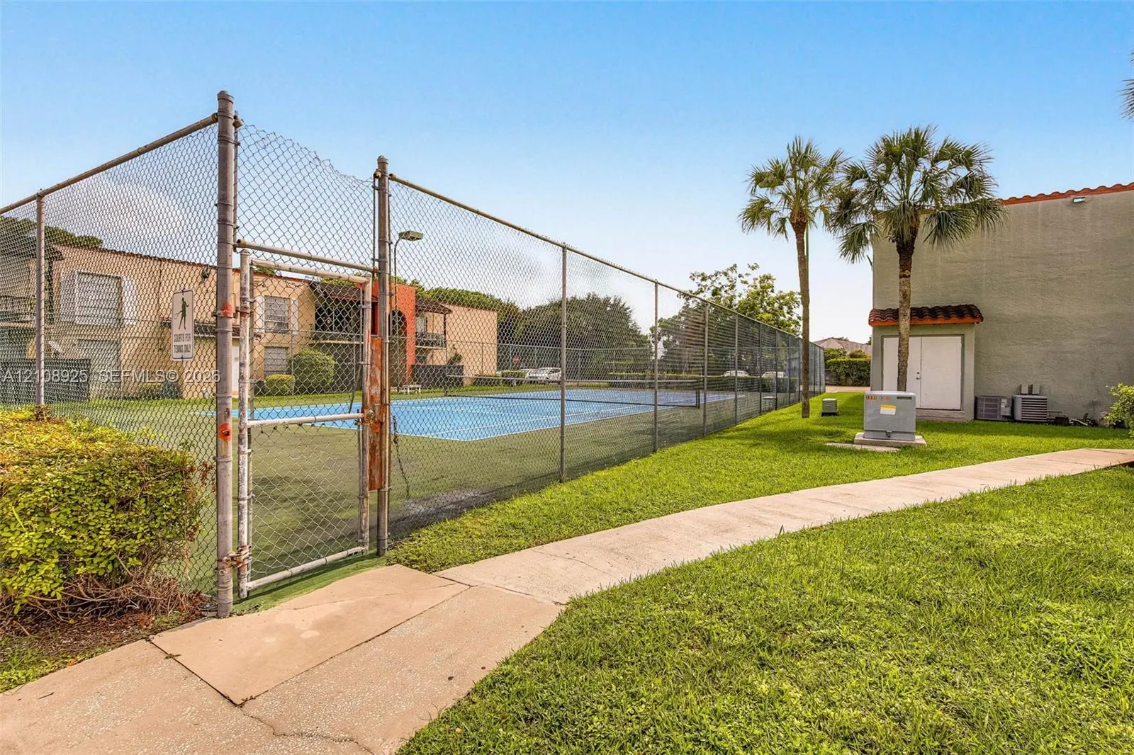 10840 N Kendall Drive #W1