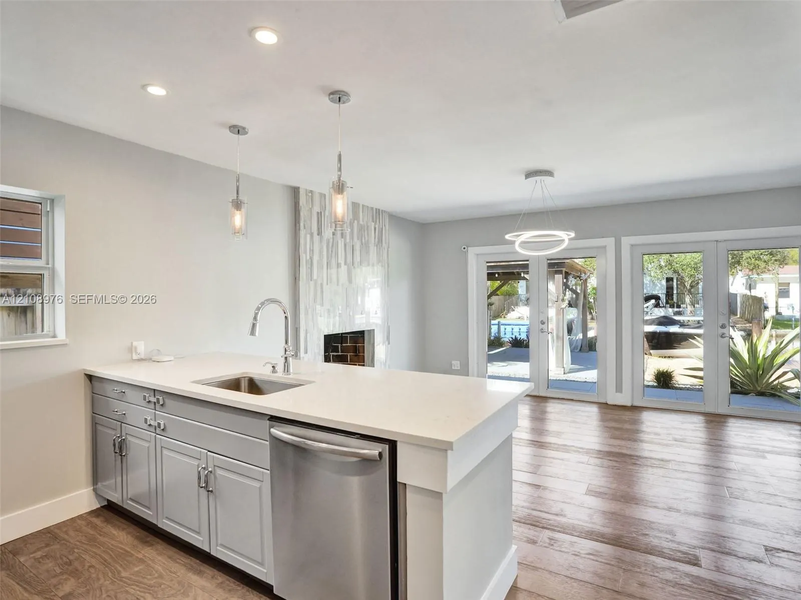 525 SW 12th Street