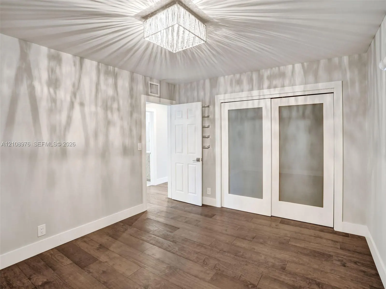 525 SW 12th Street