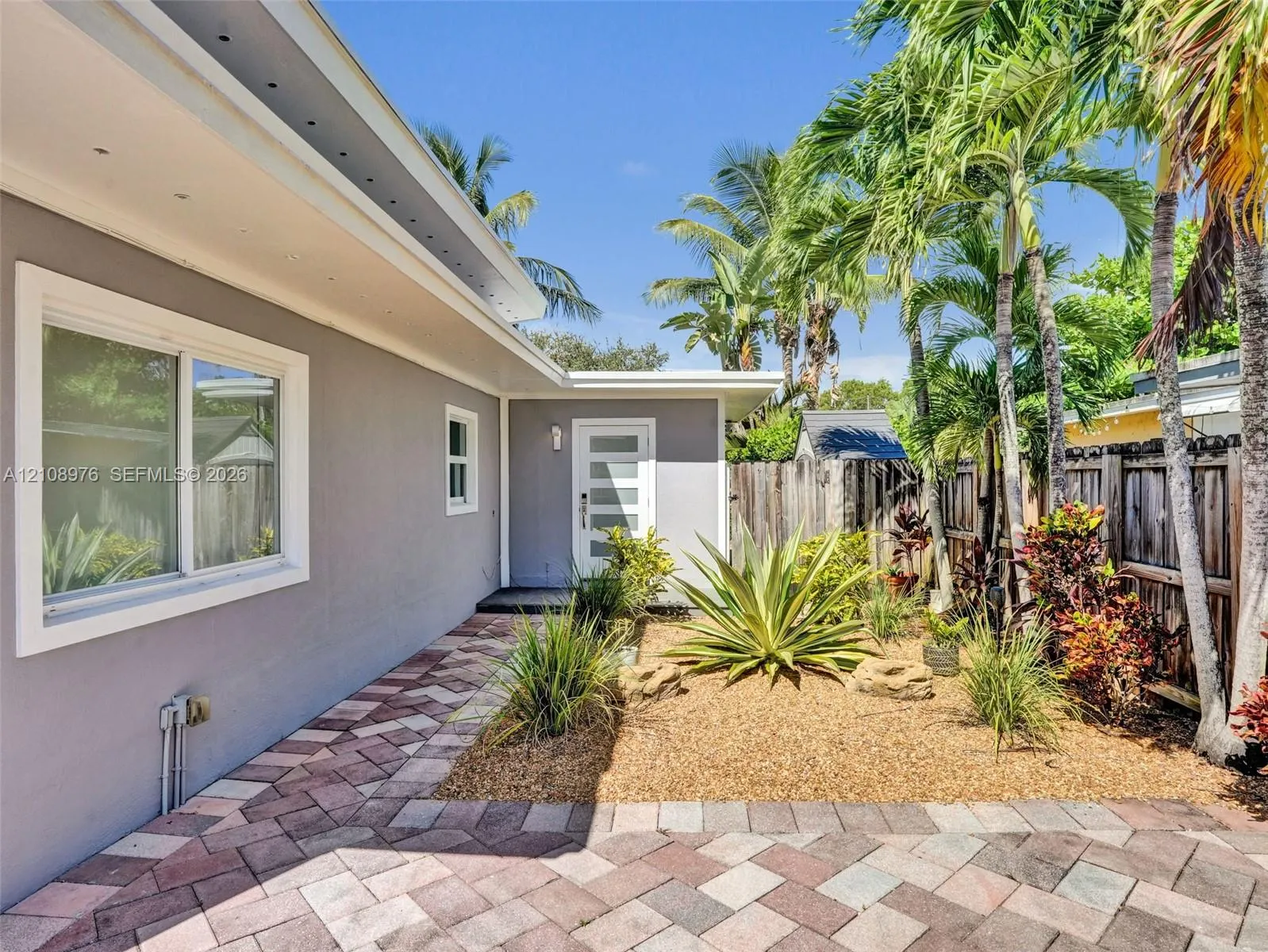 525 SW 12th Street
