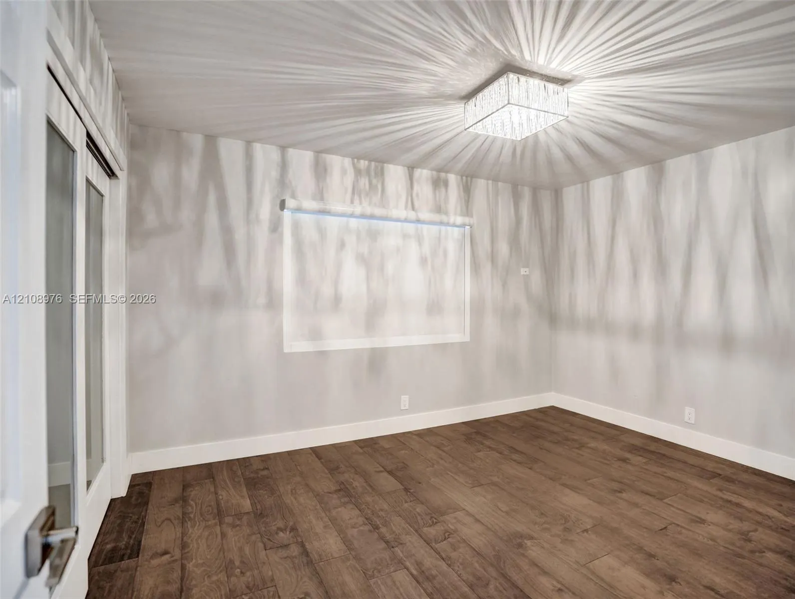 525 SW 12th Street