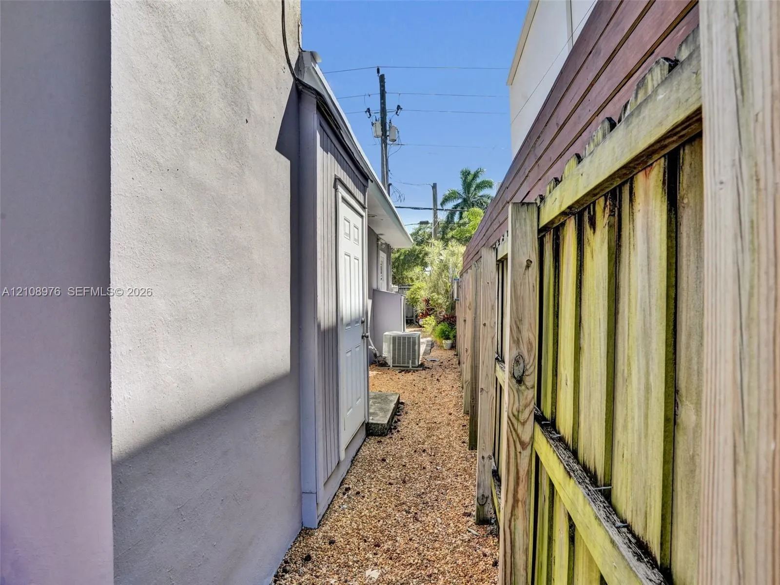 525 SW 12th Street
