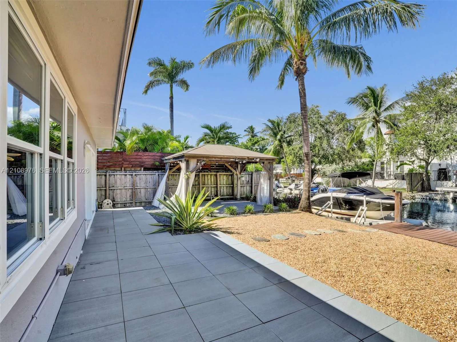 525 SW 12th Street