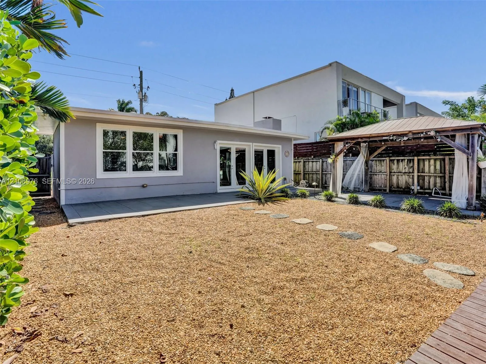525 SW 12th Street