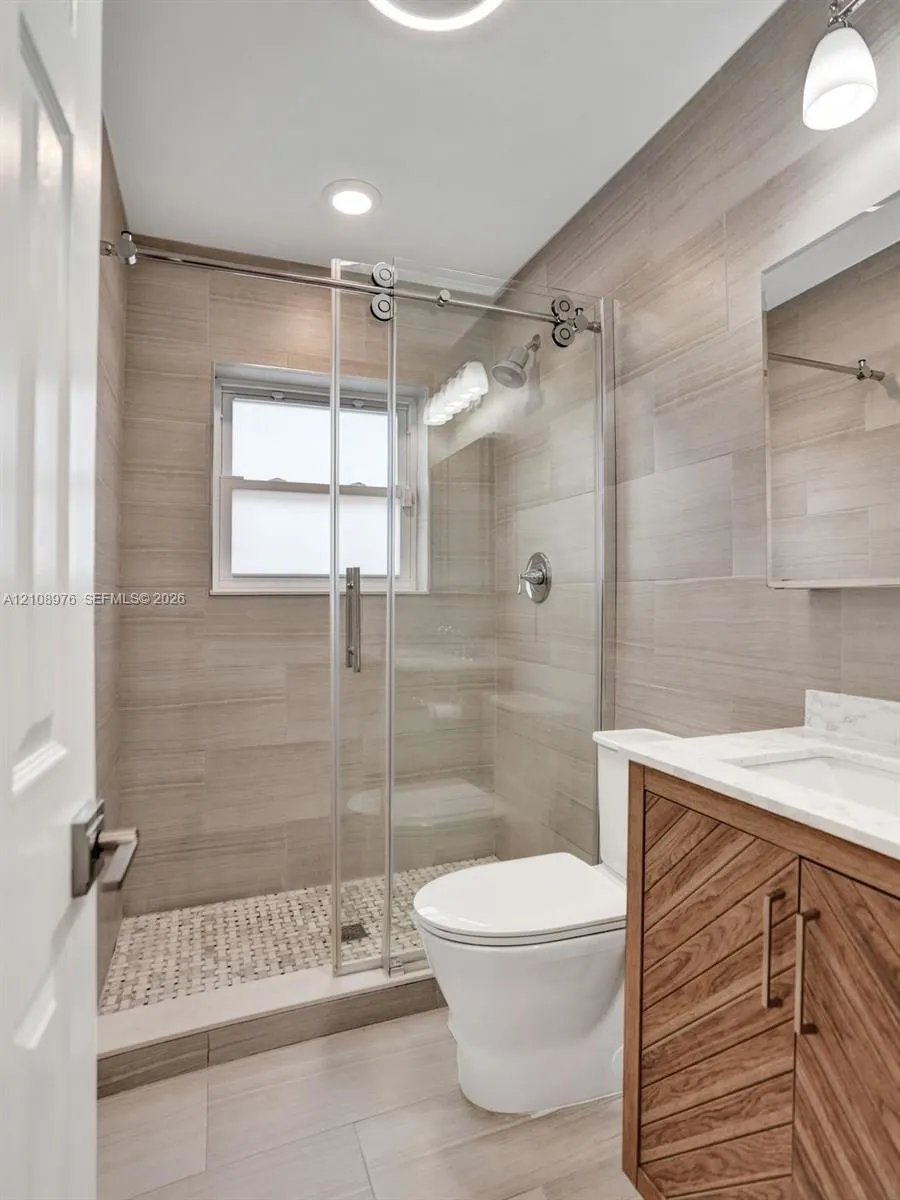 525 SW 12th Street
