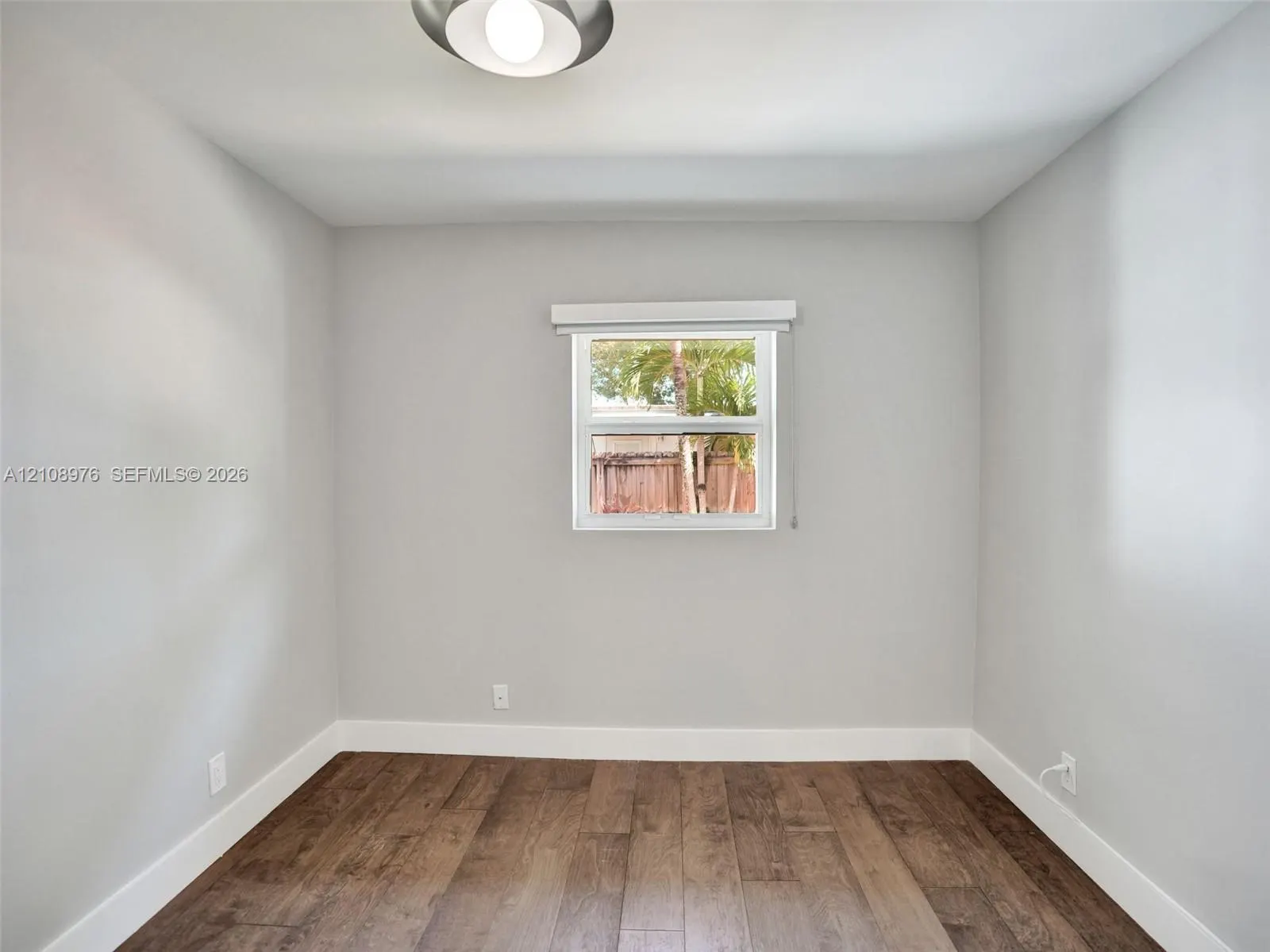 525 SW 12th Street