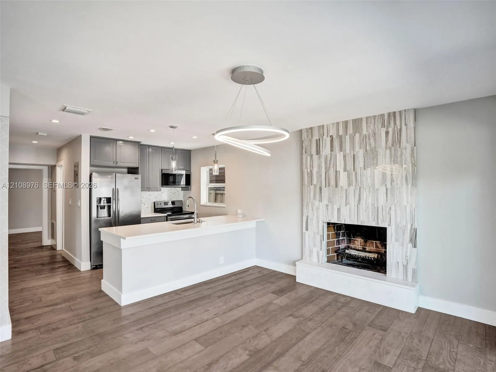 525 SW 12th Street