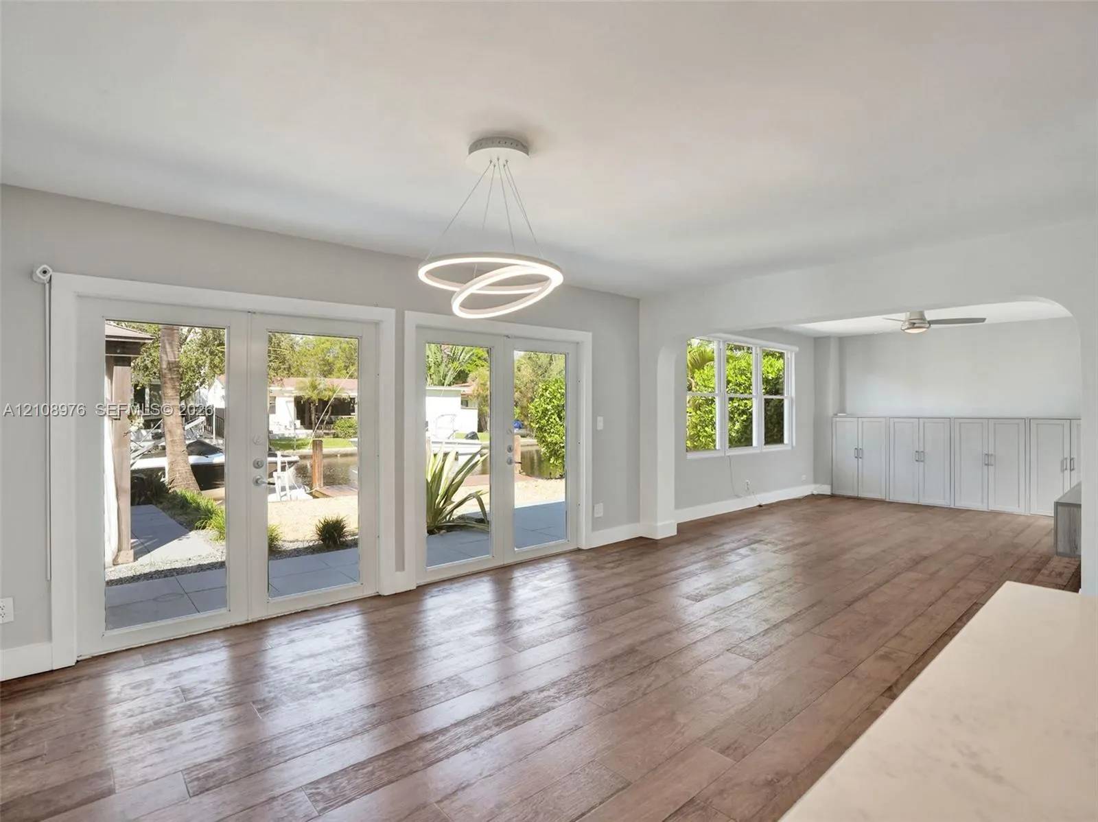 525 SW 12th Street