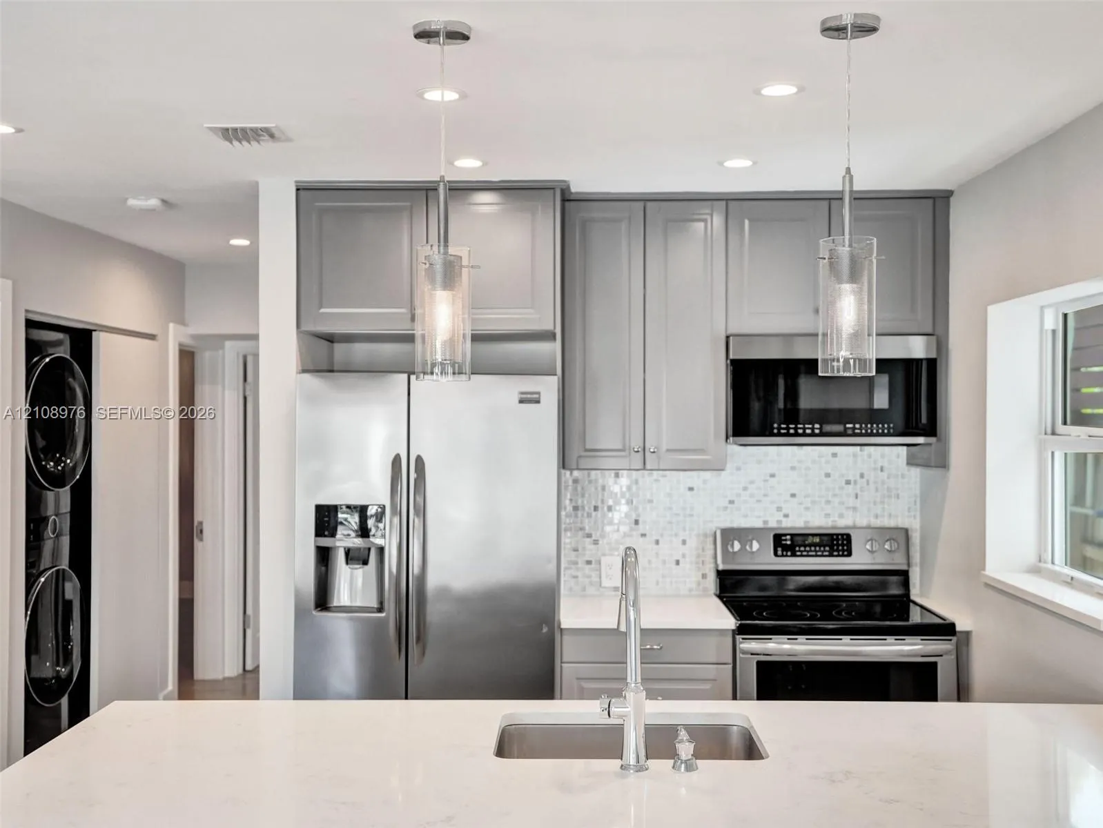 525 SW 12th Street