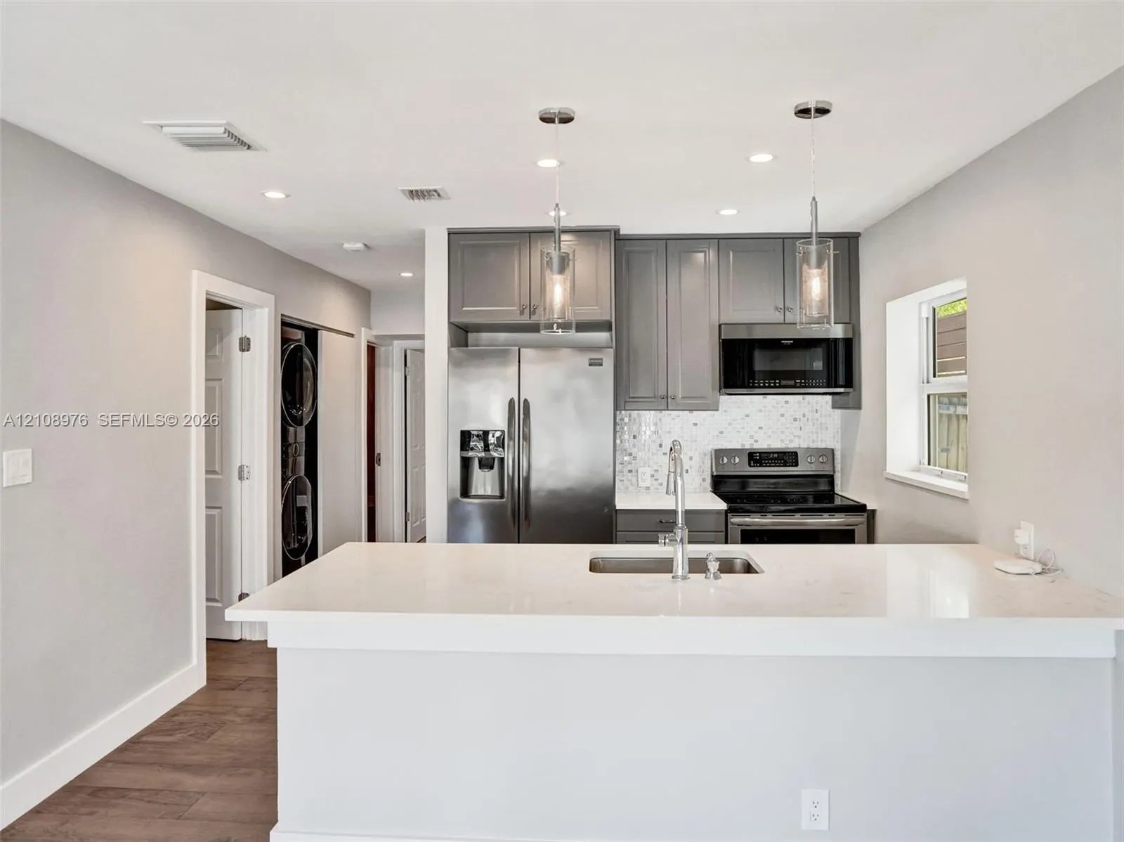 525 SW 12th Street