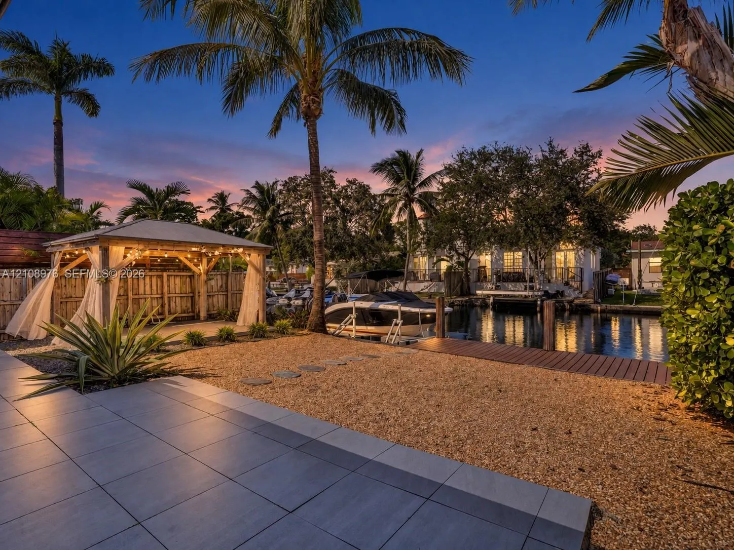 525 SW 12th Street