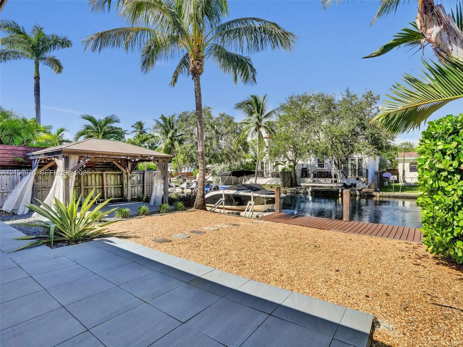 525 SW 12th Street