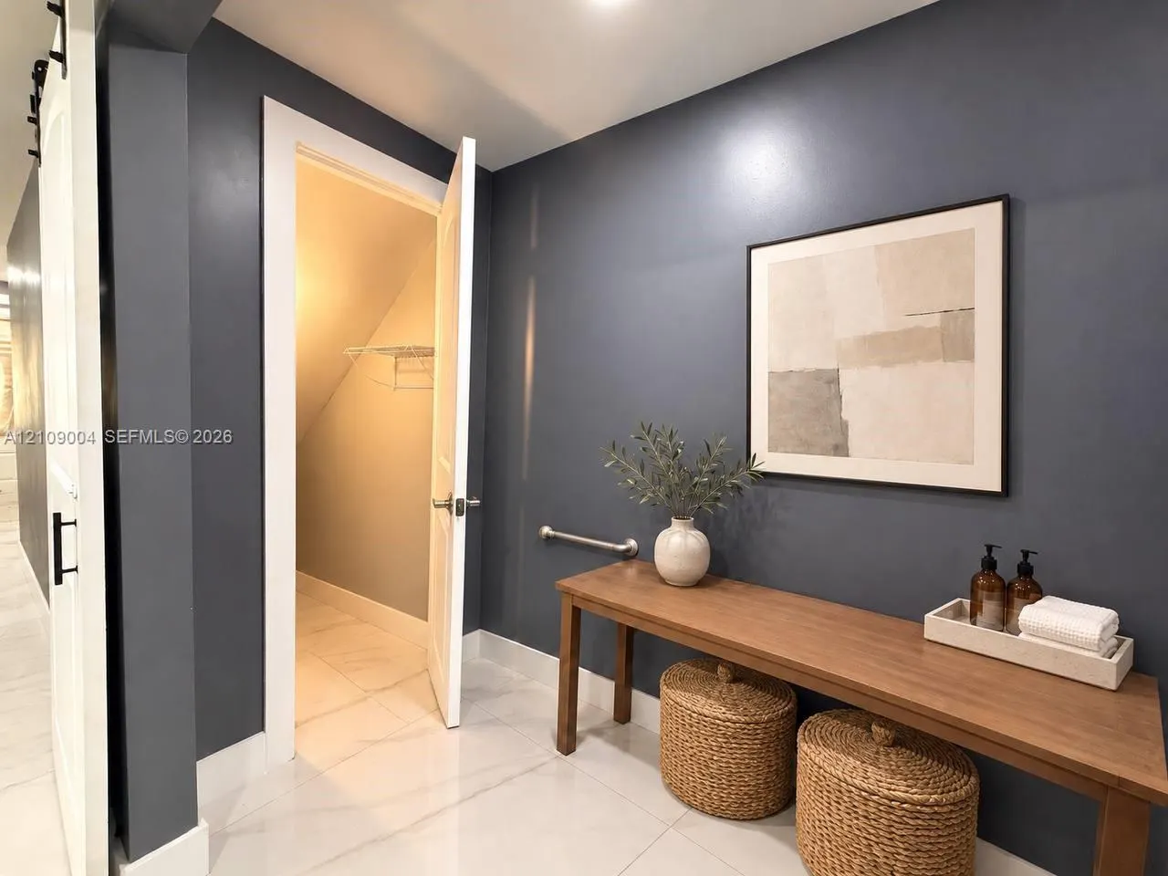 971 W 80th Place