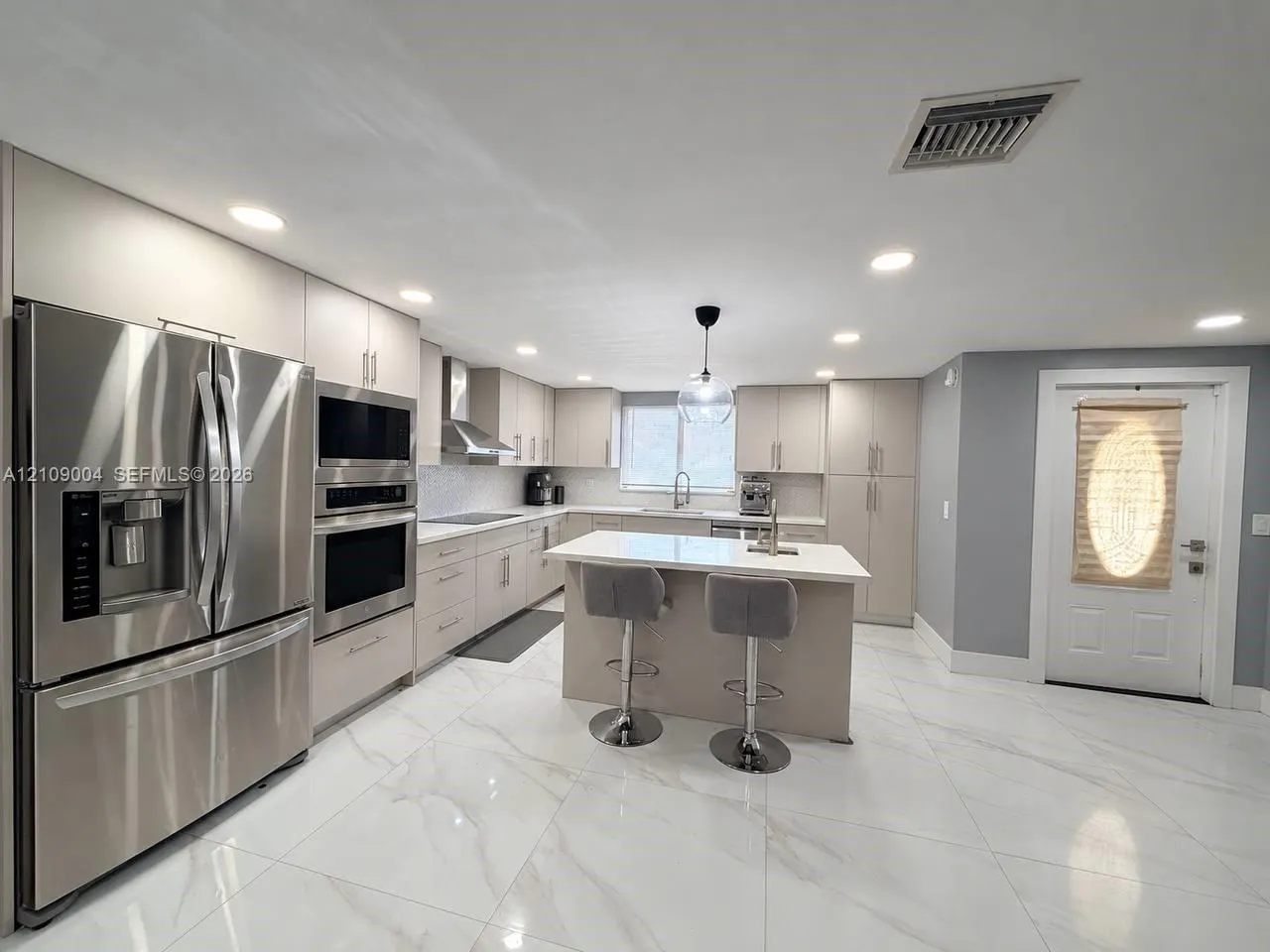 971 W 80th Place