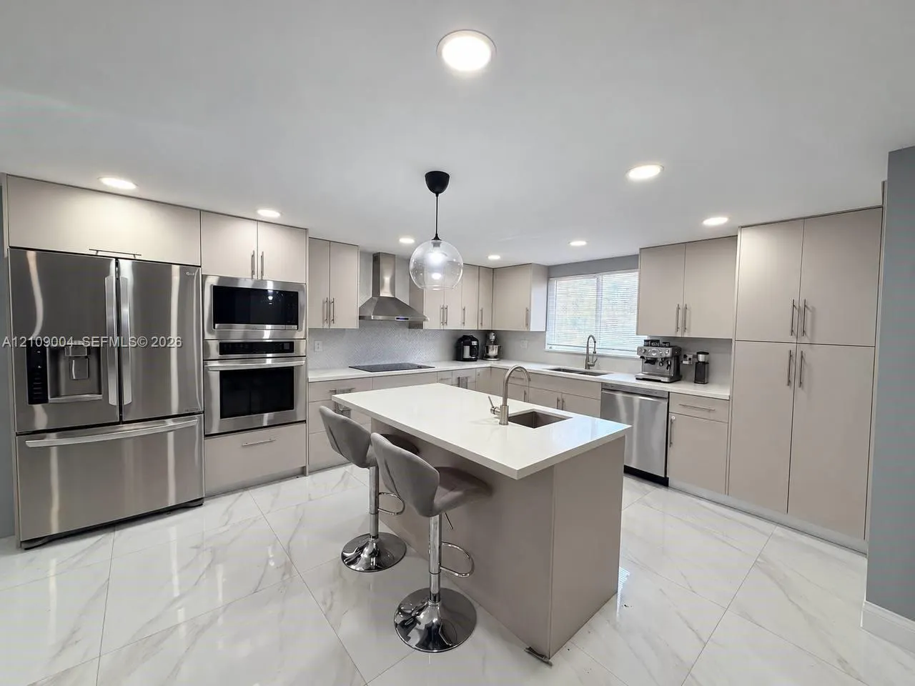 971 W 80th Place