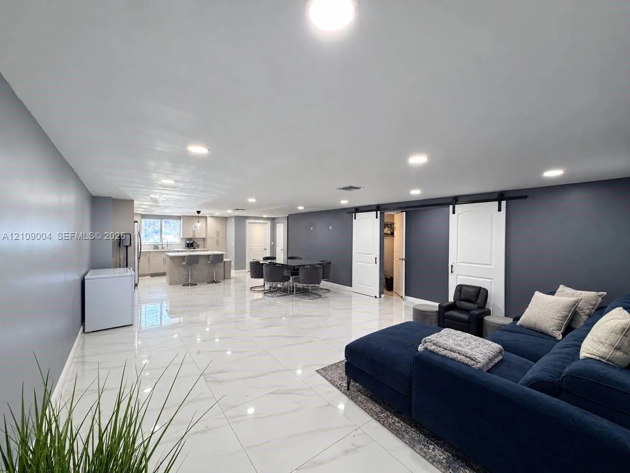 971 W 80th Place