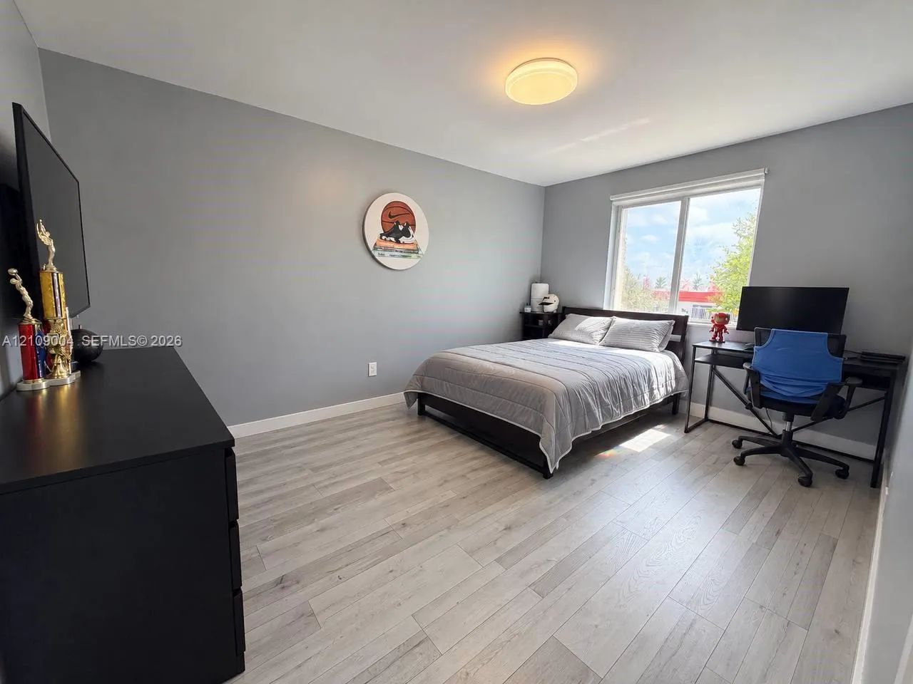 971 W 80th Place