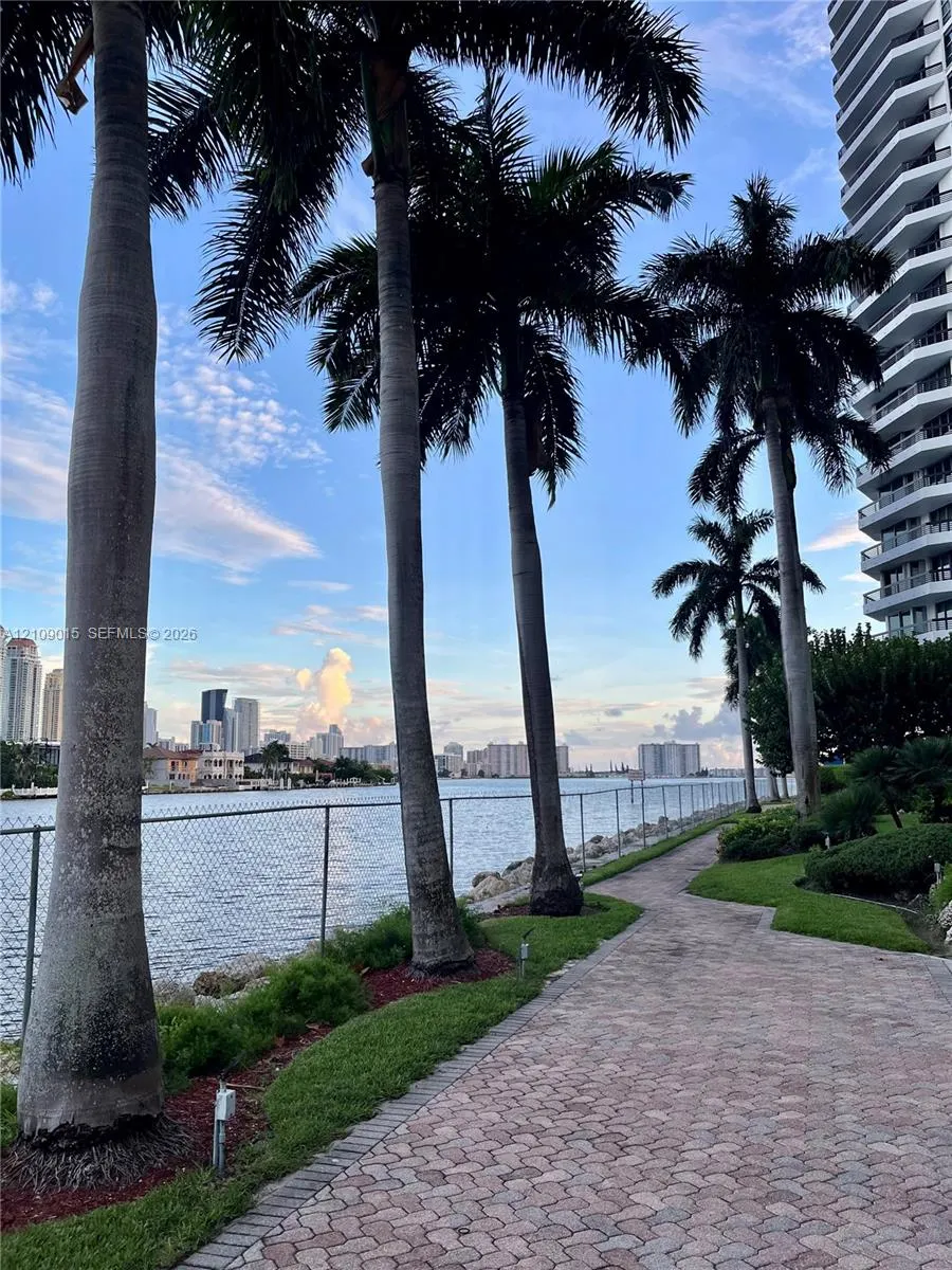 3530 Mystic Pointe Drive #1709