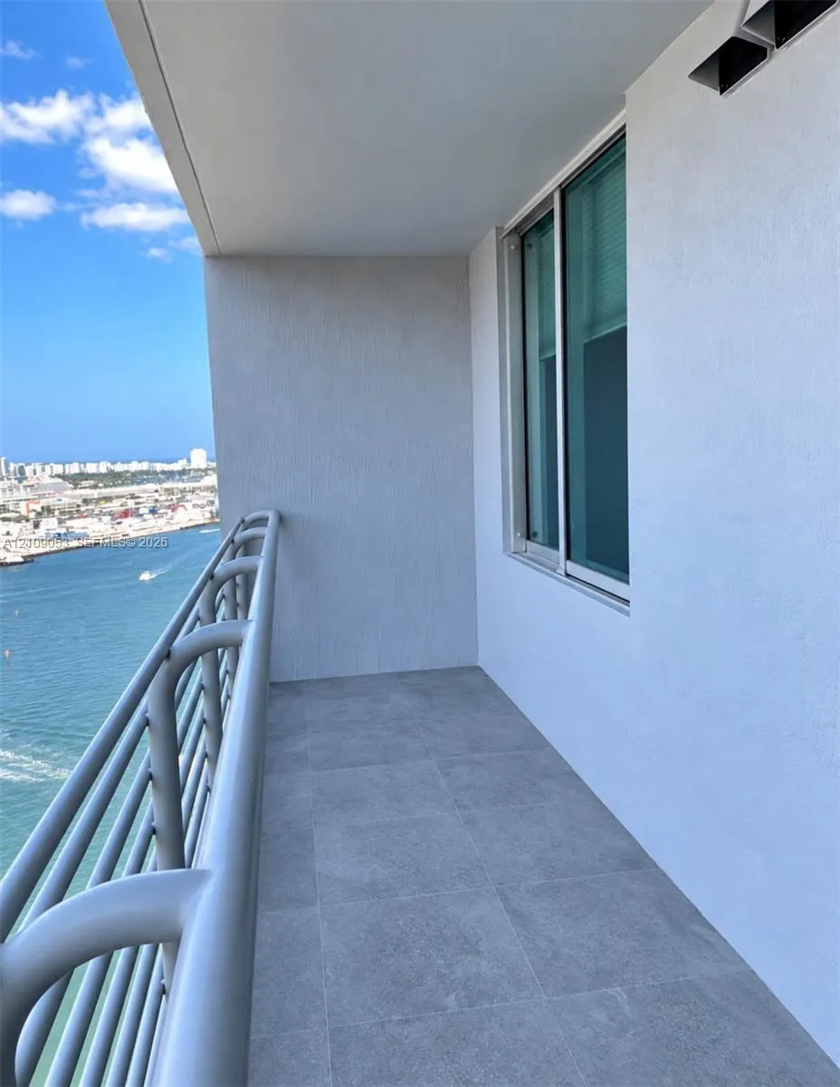 335 S Biscayne Boulevard #3104
