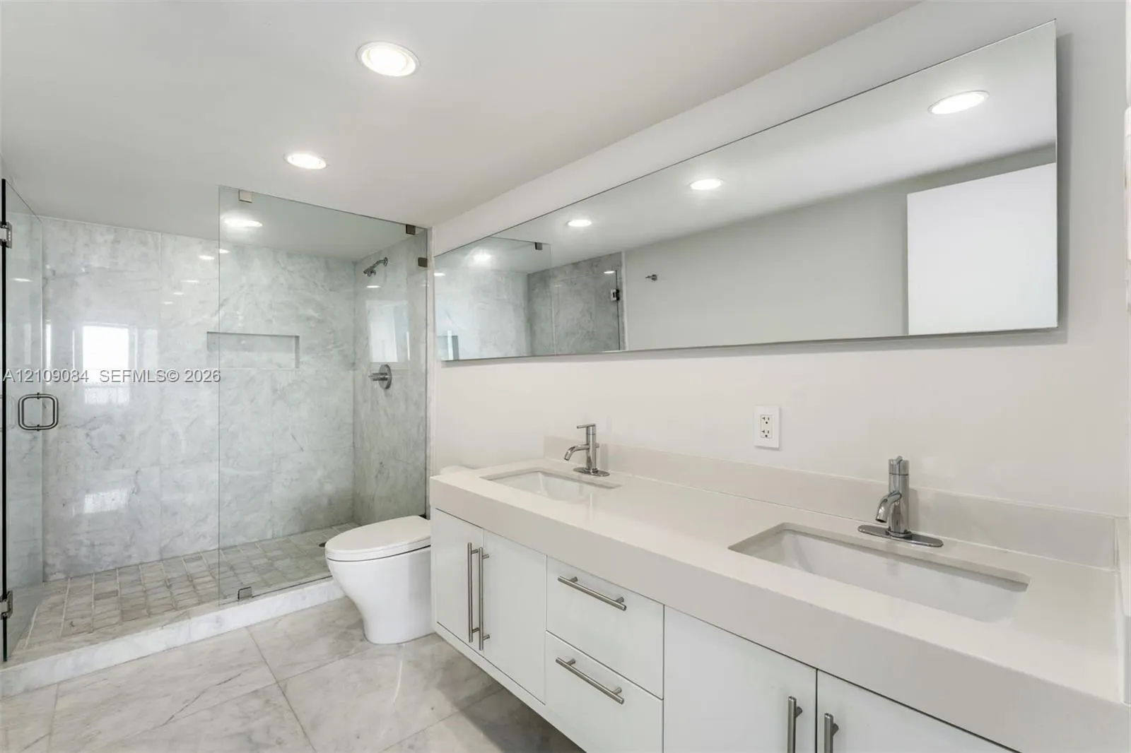 881 Ocean Drive #23C