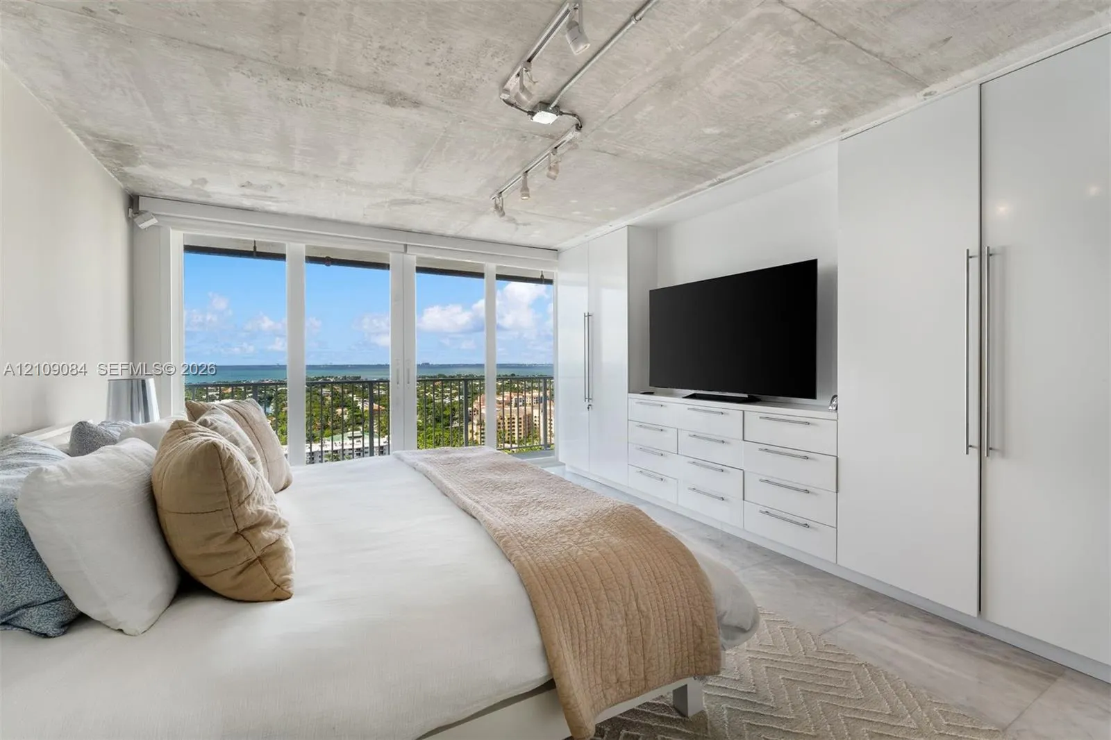 881 Ocean Drive #23C