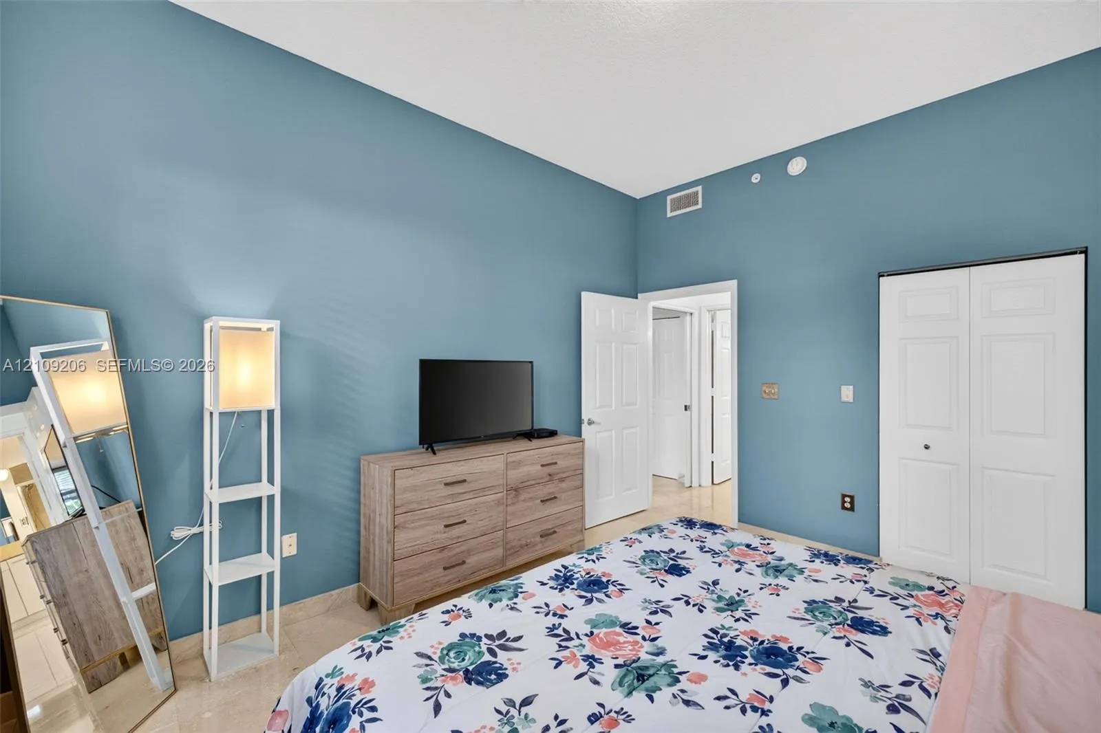 2080 S Ocean Drive #112