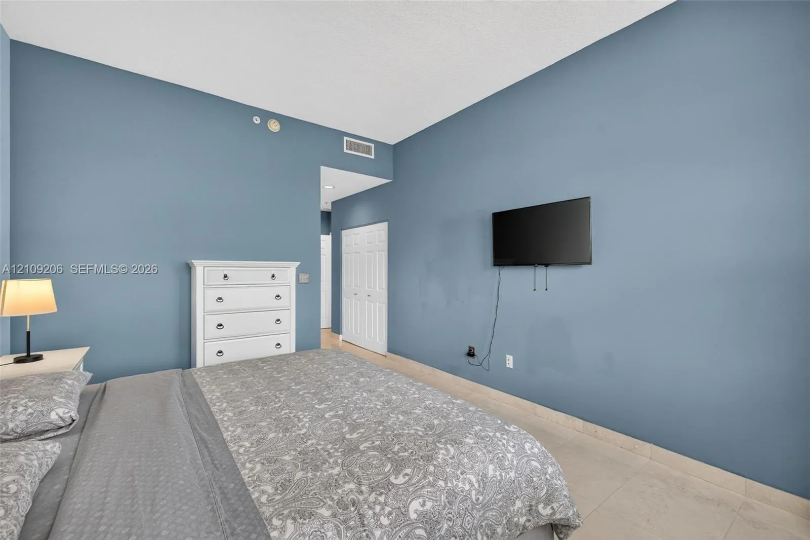 2080 S Ocean Drive #112