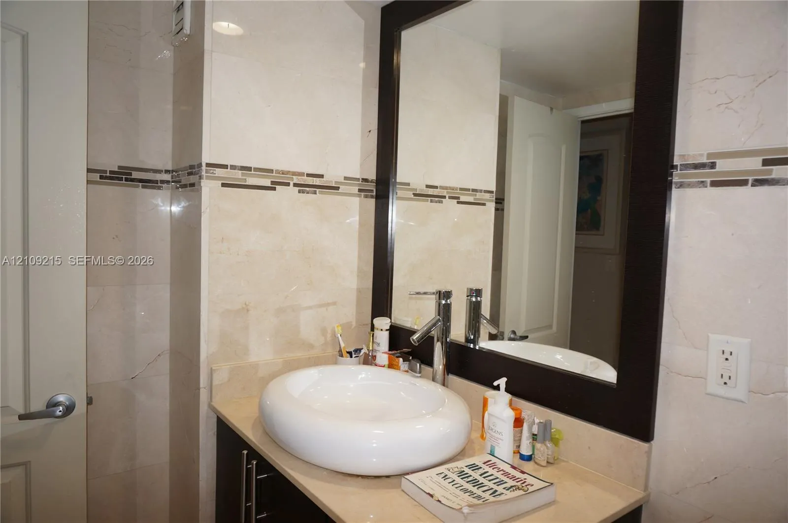 19390 Collins Avenue #PH-26