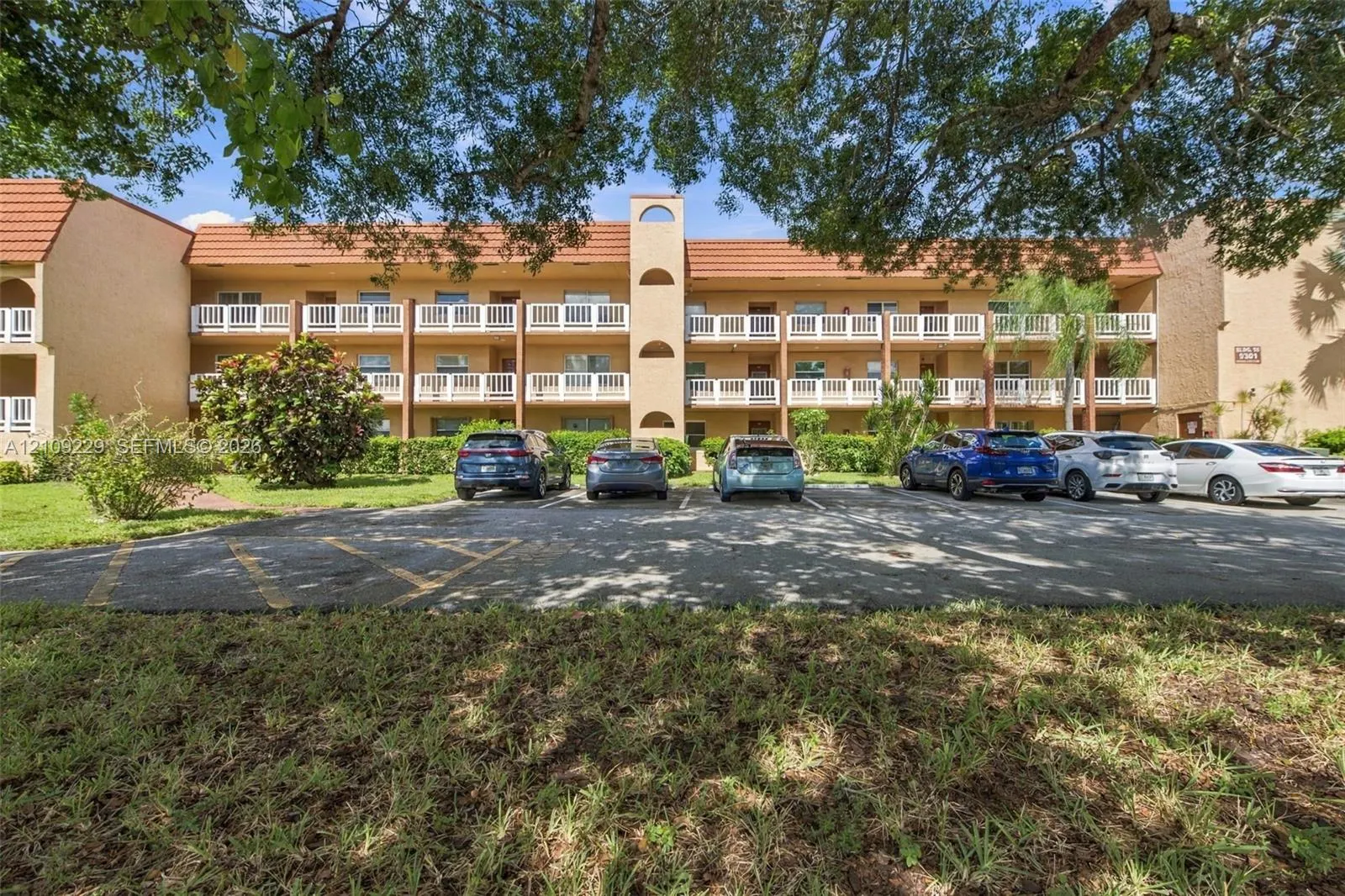 9301 Sunrise Lakes Boulevard #105