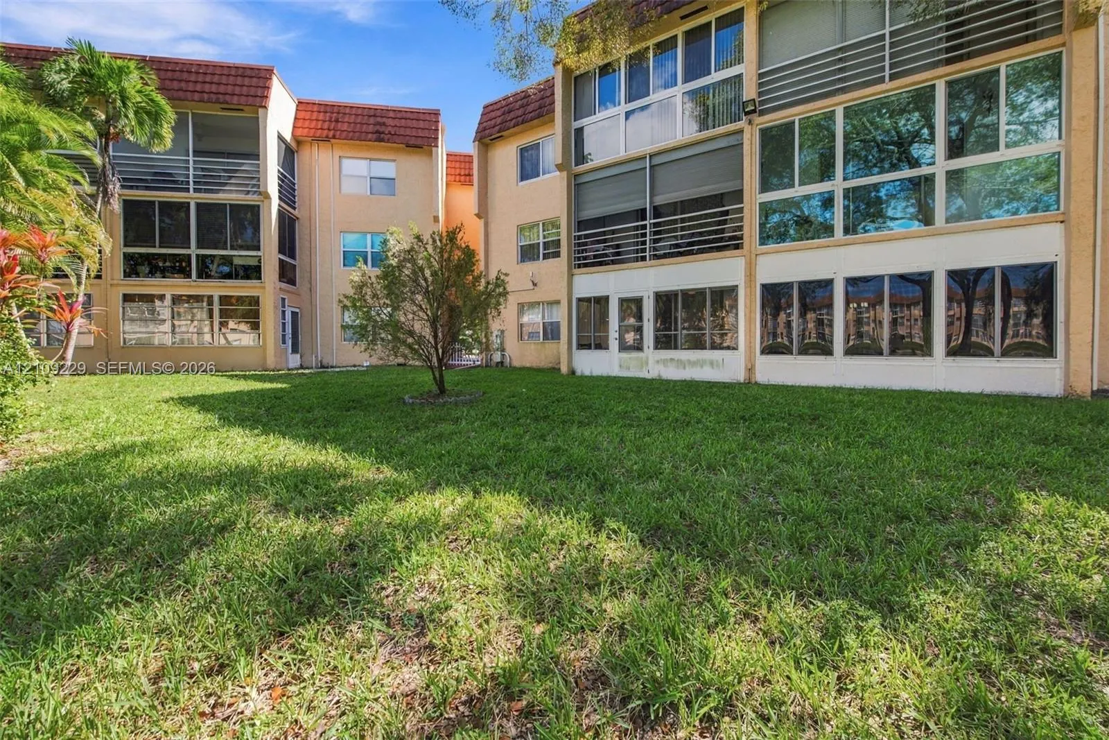 9301 Sunrise Lakes Boulevard #105
