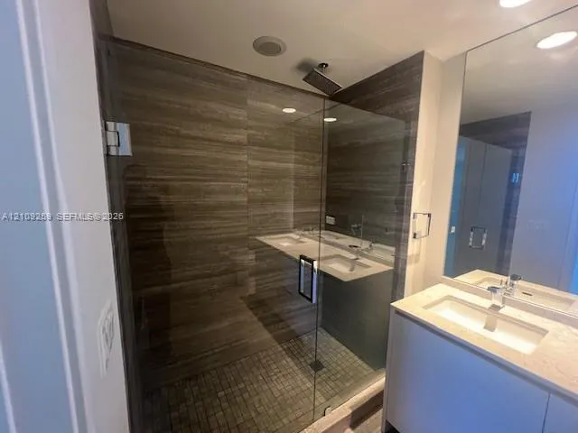 1010 Brickell Avenue #3704