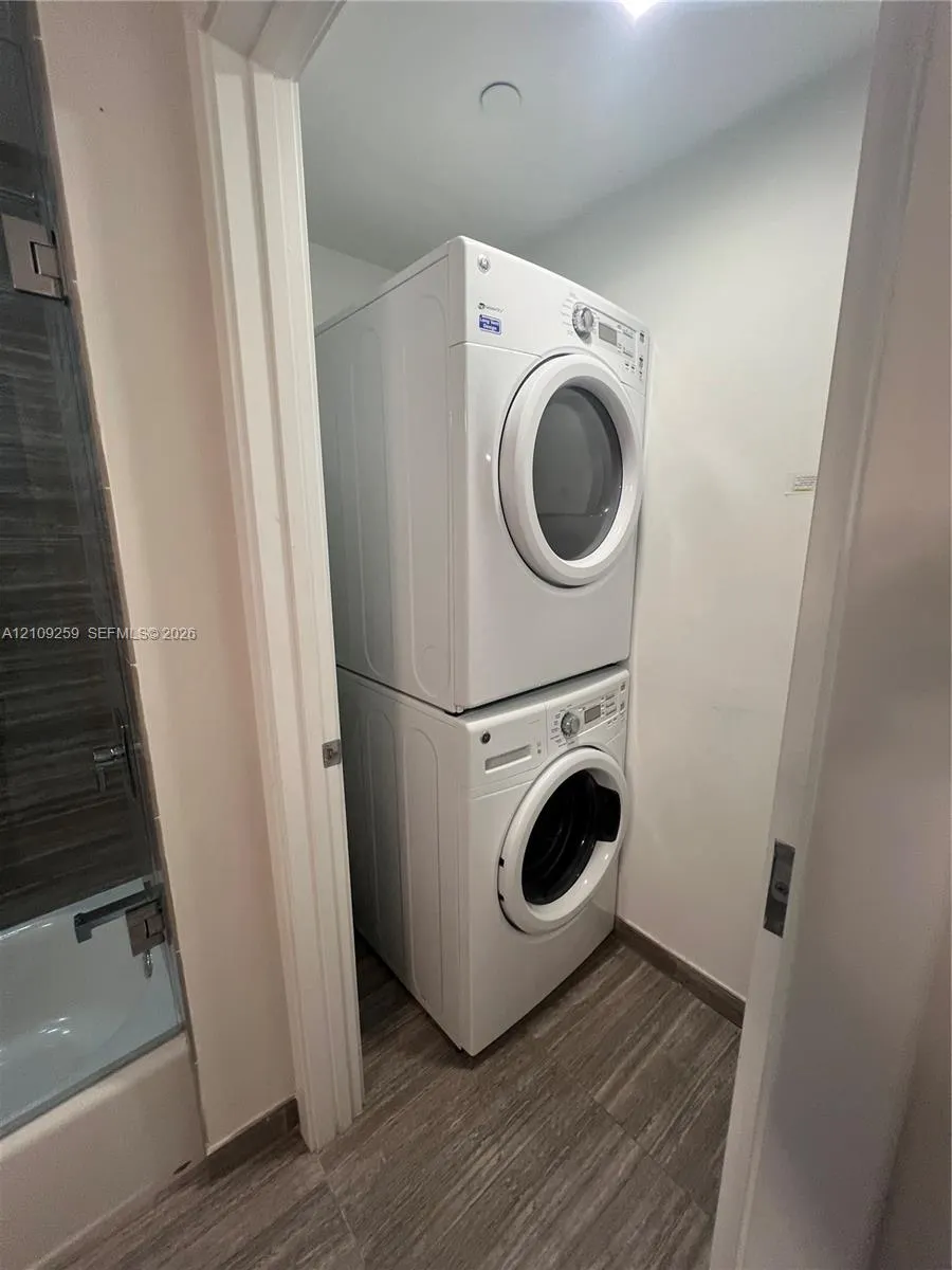 1010 Brickell Avenue #3704