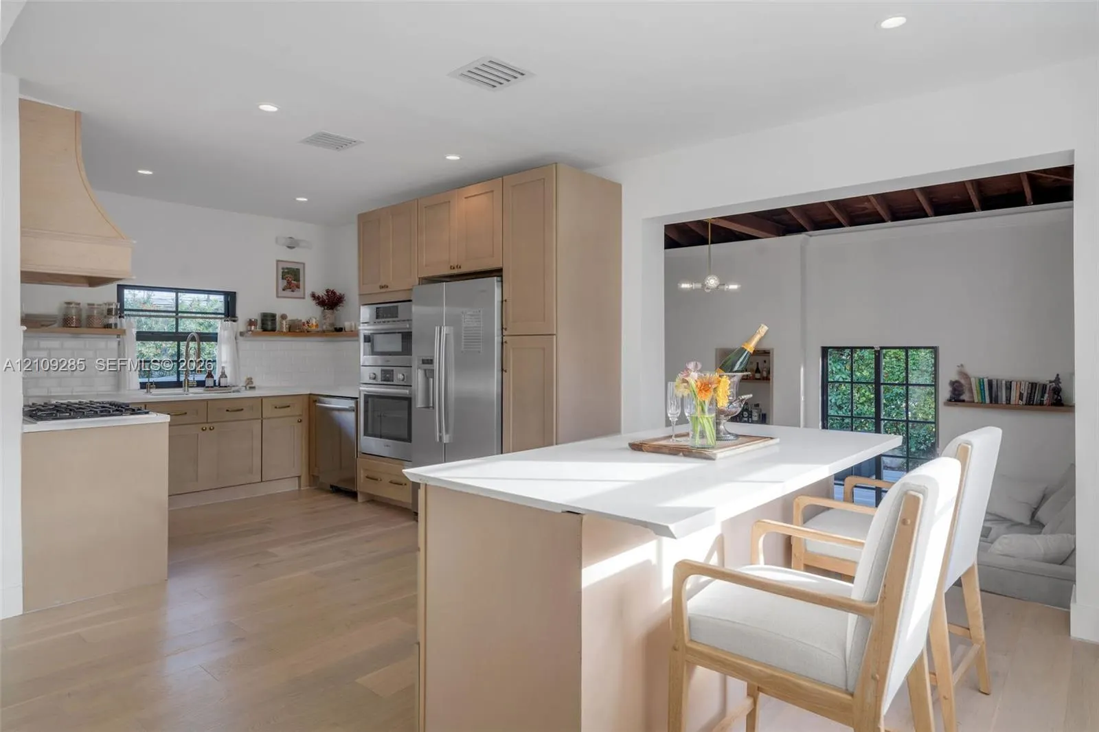 435 W Dilido Drive
