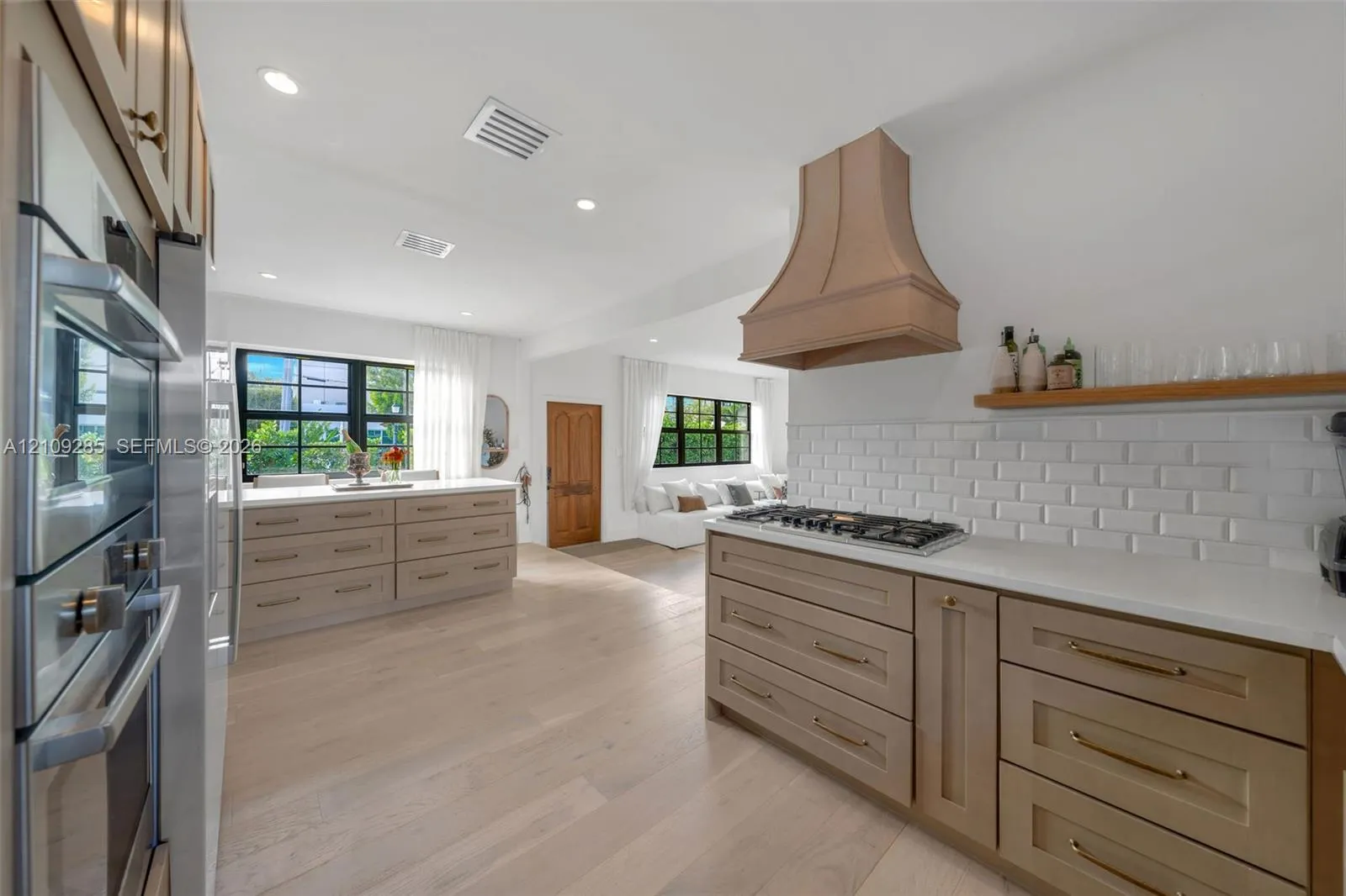 435 W Dilido Drive