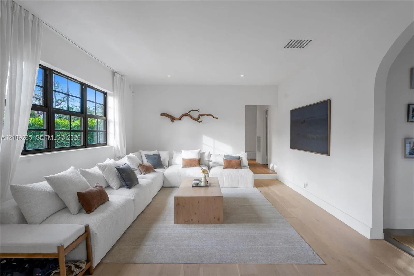 435 W Dilido Drive