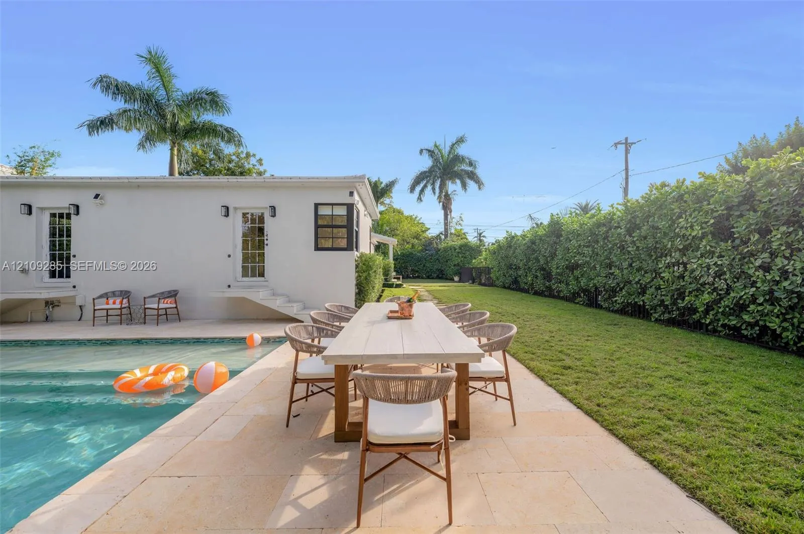 435 W Dilido Drive