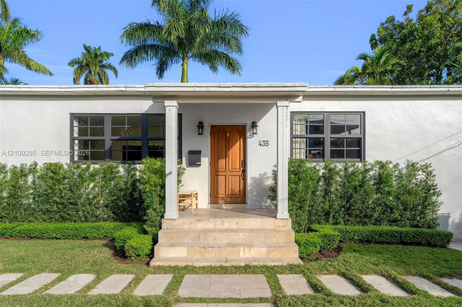 435 W Dilido Drive