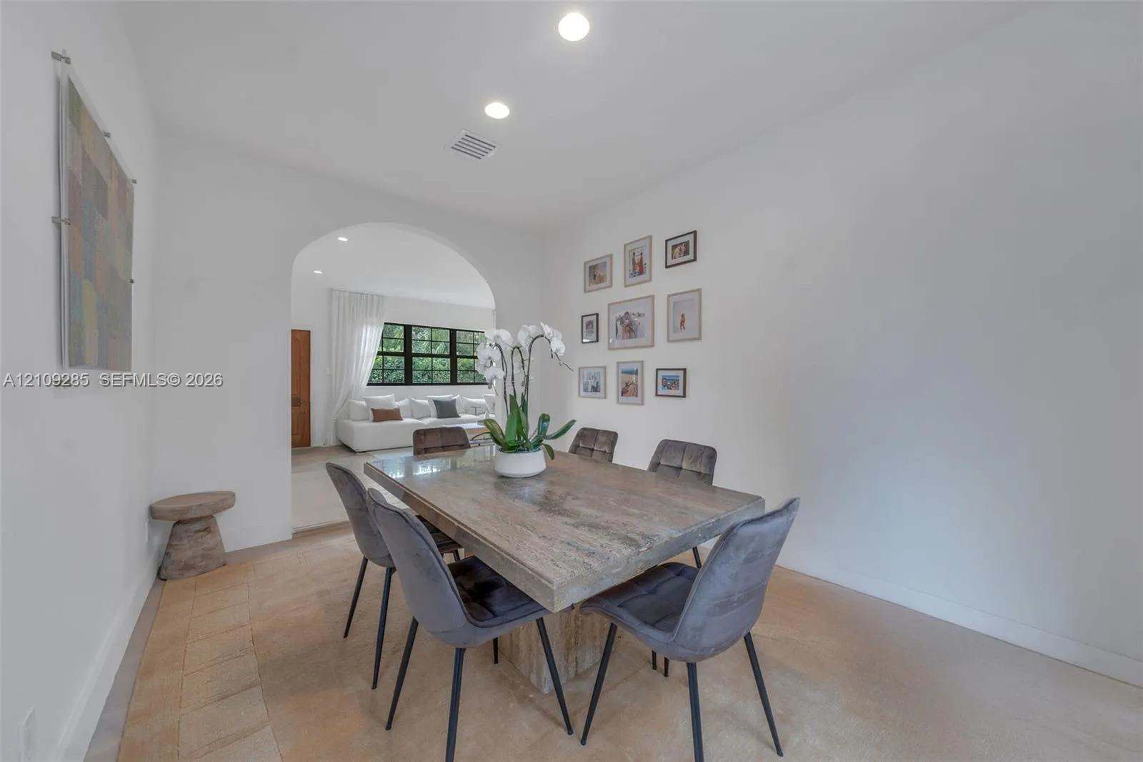 435 W Dilido Drive