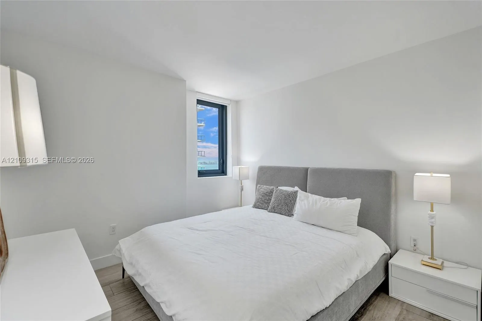 121 NE 34th Street #2809