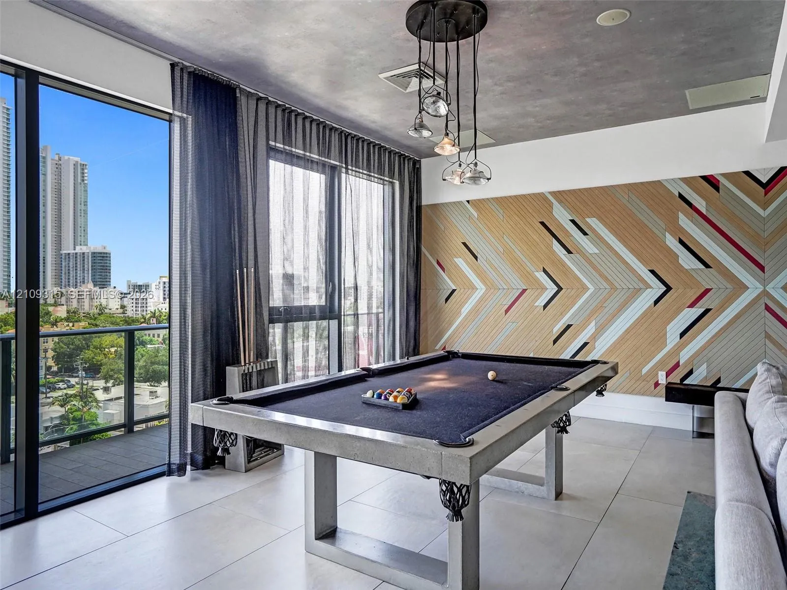 121 NE 34th Street #2809