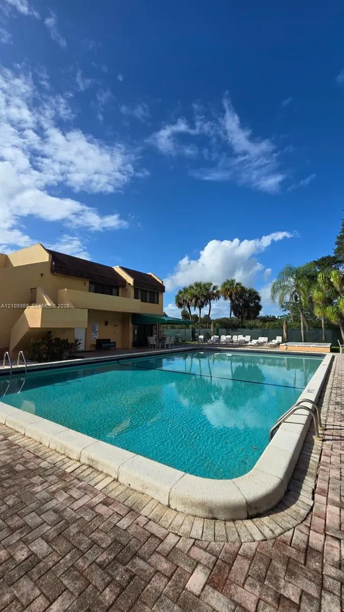 400 Commodore Drive #307