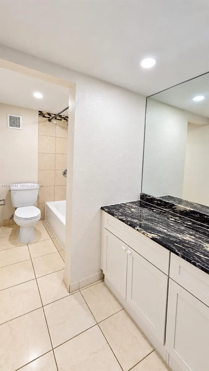 400 Commodore Drive #307