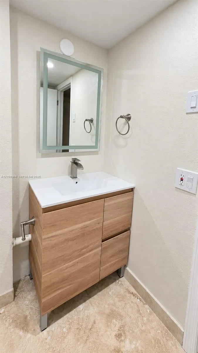 400 Commodore Drive #307
