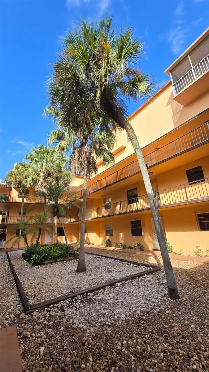 400 Commodore Drive #307