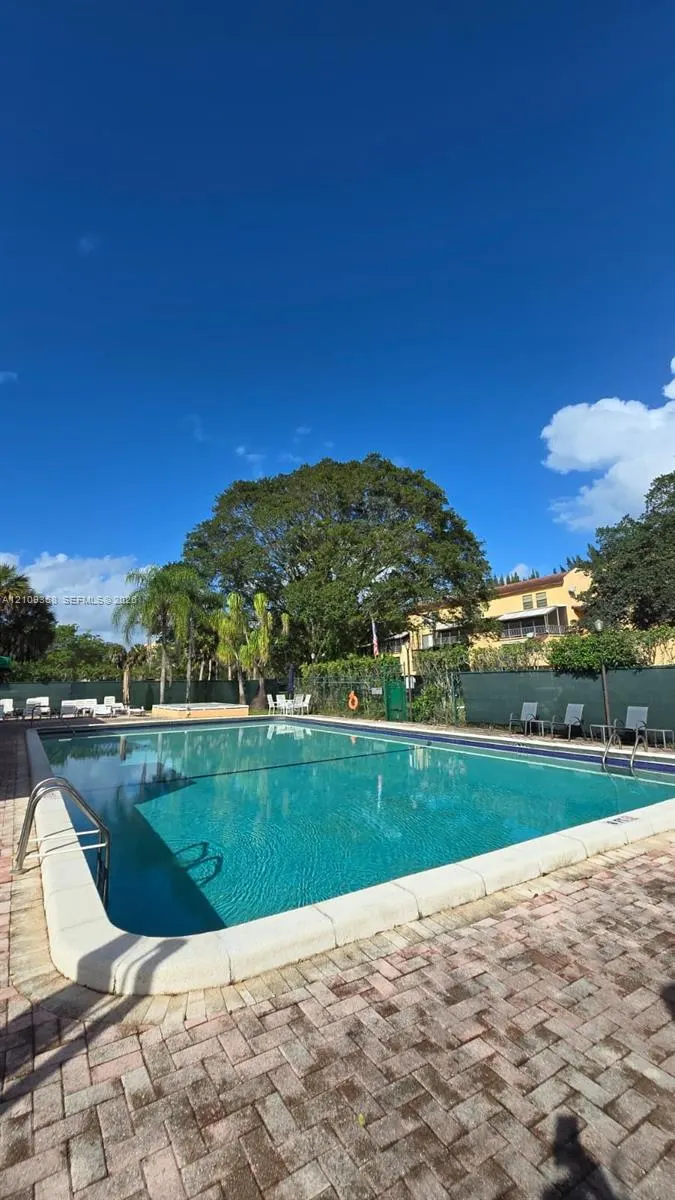400 Commodore Drive #307