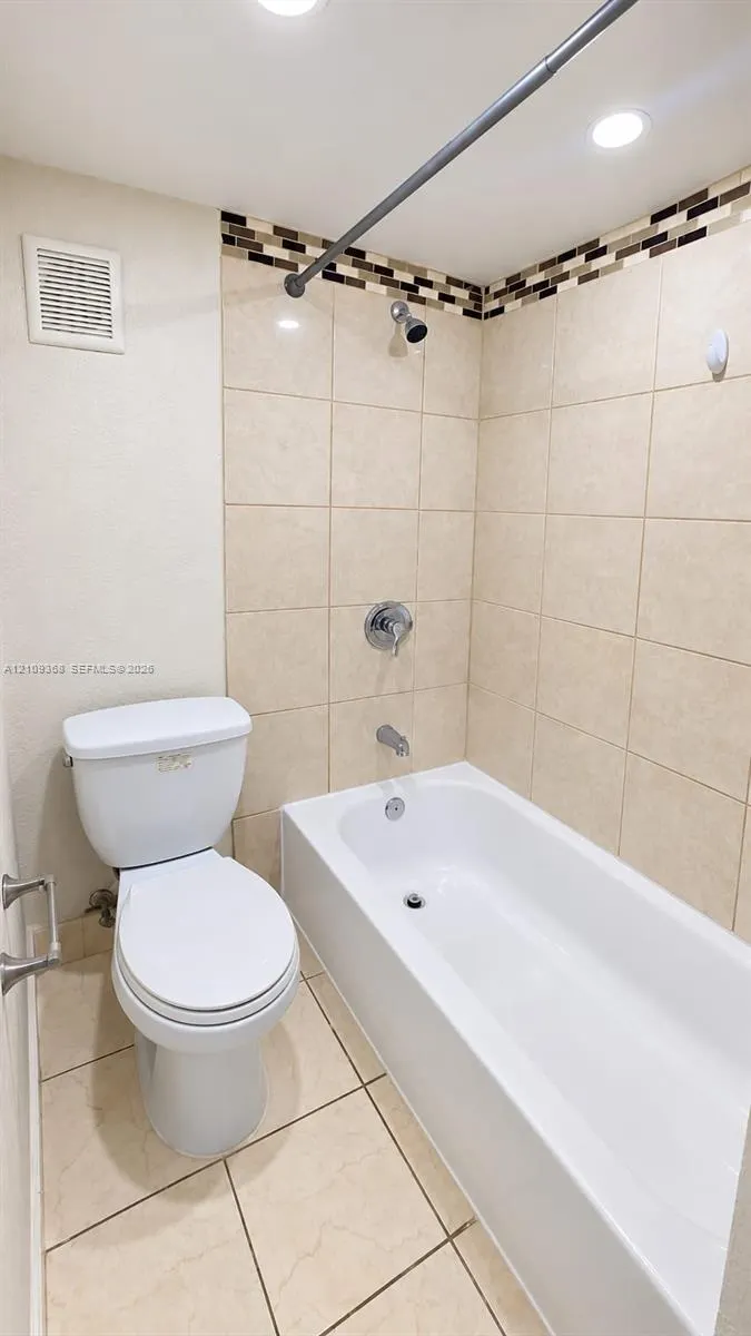 400 Commodore Drive #307